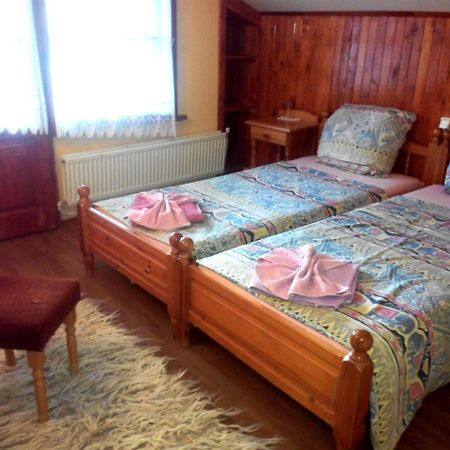 Veselata Guest House Dolna Banya Eksteriør billede